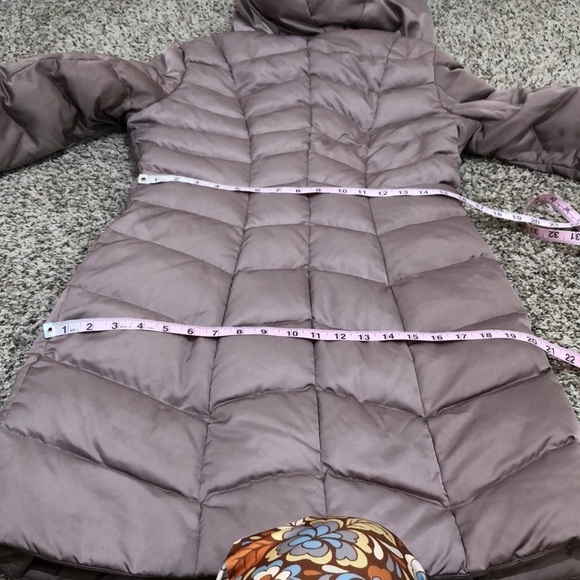 T Tahari Down Puffy Coat Size Small Taupe Knee Length Puffer - Picture 9 of 11